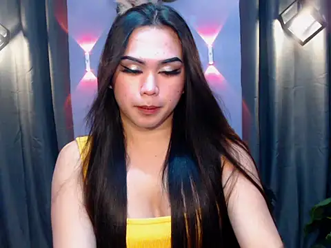 Snapshot of urlovelysandra chatting on October 27, 2025, 1:48 pm urlovelysandra online show from October 27, 2025, 1:48 pm
