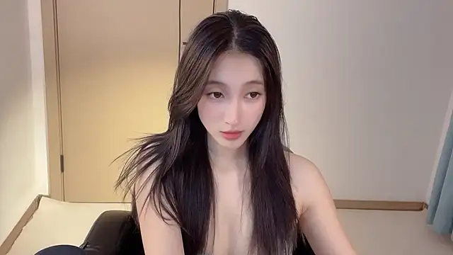 Snapshot of Seraphina-se chatting on October 18, 2025, 5:14 pm Seraphina-se online show from October 18, 2025, 5:14 pm