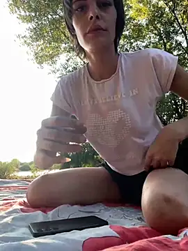 Snapshot of sweetchery999999 chatting on September 13, 2025, 3:23 pm sweetchery999999 online show from September 13, 2025, 3:23 pm