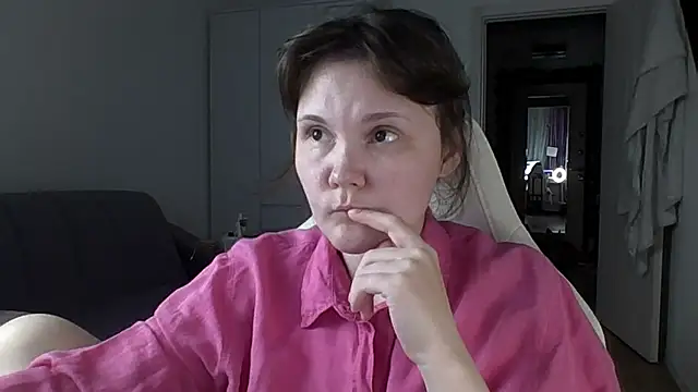 Snapshot of Qaynii chatting on September 22, 2025, 3:25 pm Qaynii online show from September 22, 2025, 3:25 pm