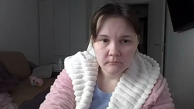 Snapshot of Qaynii chatting on October 14, 2025, 2:18 pm Qaynii online show from October 14, 2025, 2:18 pm