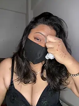 Snapshot of Momita-1 chatting on November 4, 2025, 8:13 am Momita-1 online show from November 4, 2025, 8:13 am