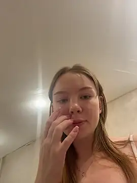 Snapshot of feral__berrys chatting on November 20, 2025, 2:50 pm feral berrys online show from November 20, 2025, 2:50 pm