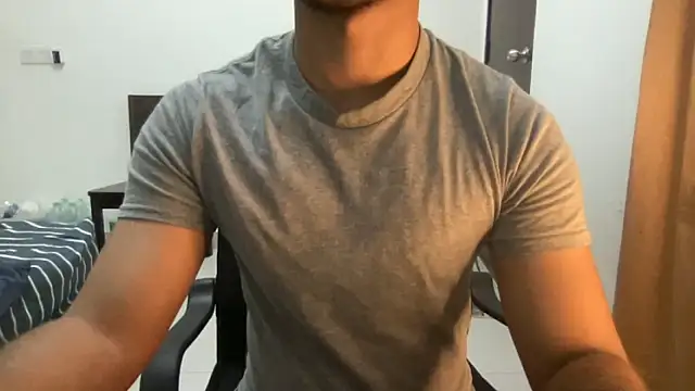 Snapshot of Hotmaskedboi chatting on October 25, 2025, 5:40 pm Hotmaskedboi online show from October 25, 2025, 5:40 pm