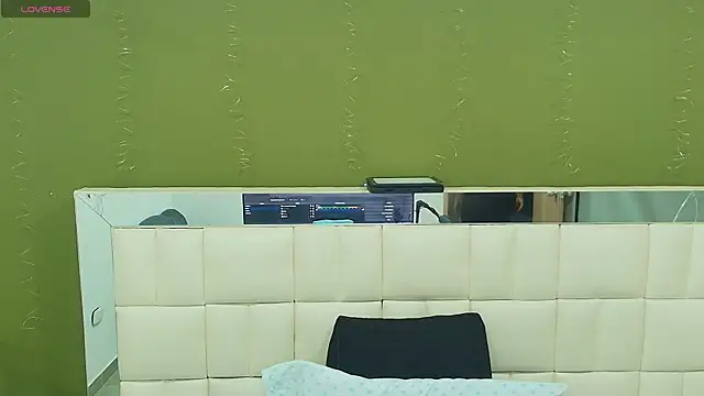 Snapshot of gisell_gomez chatting on September 24, 2025, 12:08 pm gisell gomez online show from September 24, 2025, 12:08 pm