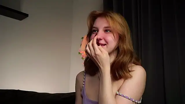 Snapshot of EasterBonney chatting on September 24, 2025, 11:24 am EasterBonney online show from September 24, 2025, 11:24 am