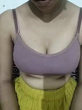 Snapshot of NAIRA5677 chatting on September 22, 2025, 5:26 pm NAIRA5677 online show from September 22, 2025, 5:26 pm