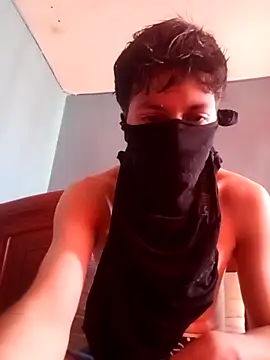 Snapshot of Sebas34_ chatting on October 3, 2025, 8:17 pm Sebas34 online show from October 3, 2025, 8:17 pm