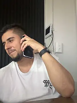 Snapshot of ryan_evanss chatting on September 24, 2025, 12:14 am ryan evanss online show from September 24, 2025, 12:14 am