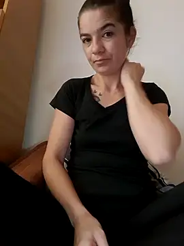 Snapshot of alinaalinutzq chatting on November 2, 2025, 7:22 am alinaalinutzq online show from November 2, 2025, 7:22 am