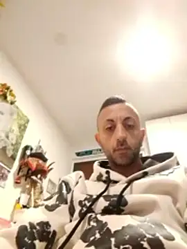 Snapshot of Blackmen_90 chatting on November 6, 2025, 9:10 am Blackmen 90 online show from November 6, 2025, 9:10 am