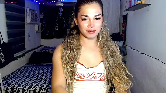 Snapshot of Miss_Chloe69 chatting on October 31, 2025, 2:45 am Miss Chloe69 online show from October 31, 2025, 2:45 am