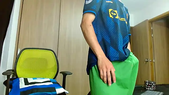 skinny23cm online show from January 8, 2025, 9:42 am