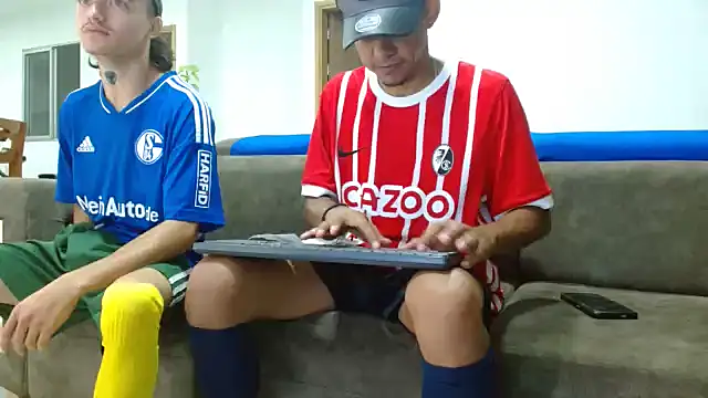 Snapshot of skinny23cm chatting on January 15, 2025, 10:06 am skinny23cm online show from January 15, 2025, 10:06 am