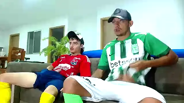 Snapshot of skinny23cm chatting on January 23, 2025, 10:43 am skinny23cm online show from January 23, 2025, 10:43 am