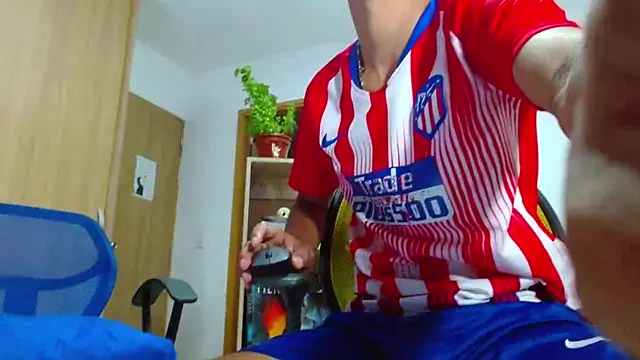 Snapshot of skinny23cm chatting on October 28, 2025, 3:36 pm skinny23cm online show from October 28, 2025, 3:36 pm