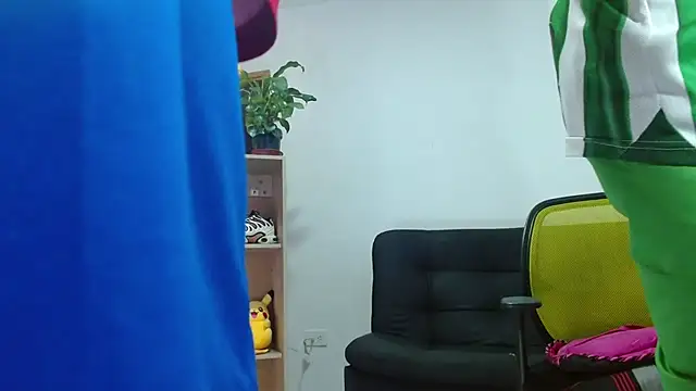 Snapshot of skinny23cm chatting on November 10, 2025, 9:03 pm skinny23cm online show from November 10, 2025, 9:03 pm