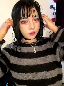 Snapshot of Kitty_yukimura chatting on October 15, 2025, 9:15 pm Kitty yukimura online show from October 15, 2025, 9:15 pm