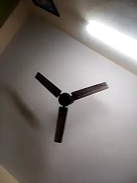 Snapshot of Devi-with-Ram chatting on October 6, 2025, 4:26 pm Devi-with-Ram online show from October 6, 2025, 4:26 pm