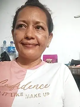 Snapshot of marinita13 chatting on October 10, 2025, 12:53 am marinita13 online show from October 10, 2025, 12:53 am