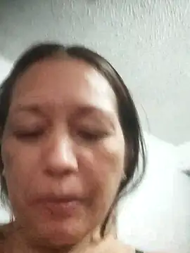 Snapshot of marinita13 chatting on October 18, 2025, 12:35 am marinita13 online show from October 18, 2025, 12:35 am