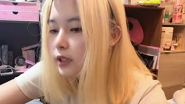 Snapshot of luna51888 chatting on October 22, 2025, 12:38 pm luna51888 online show from October 22, 2025, 12:38 pm