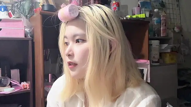 Snapshot of luna51888 chatting on October 31, 2025, 6:53 pm luna51888 online show from October 31, 2025, 6:53 pm