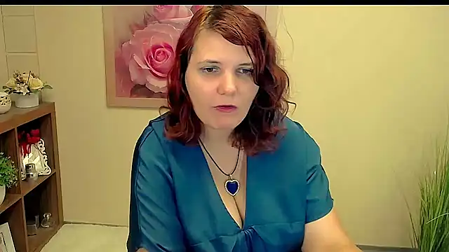 Snapshot of TwoBigSuns chatting on September 10, 2025, 7:19 am TwoBigSuns online show from September 10, 2025, 7:19 am