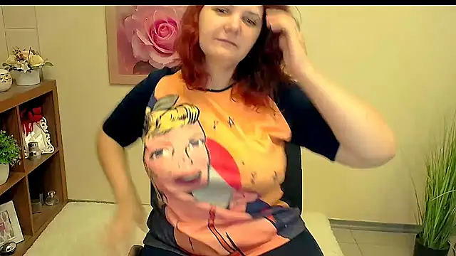 Snapshot of TwoBigSuns chatting on September 15, 2025, 12:49 pm TwoBigSuns online show from September 15, 2025, 12:49 pm