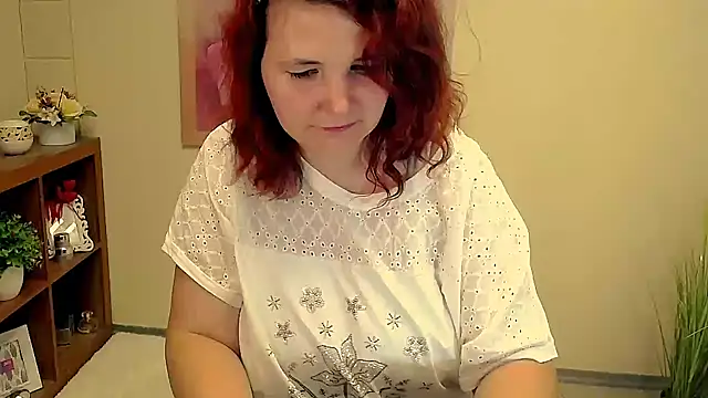 Snapshot of TwoBigSuns chatting on September 22, 2025, 12:40 pm TwoBigSuns online show from September 22, 2025, 12:40 pm