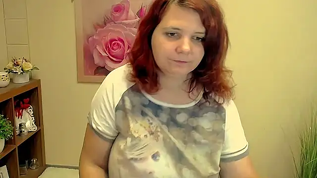 Snapshot of TwoBigSuns chatting on September 23, 2025, 7:22 am TwoBigSuns online show from September 23, 2025, 7:22 am