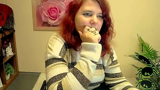 Snapshot of TwoBigSuns chatting on October 22, 2025, 7:52 am TwoBigSuns online show from October 22, 2025, 7:52 am