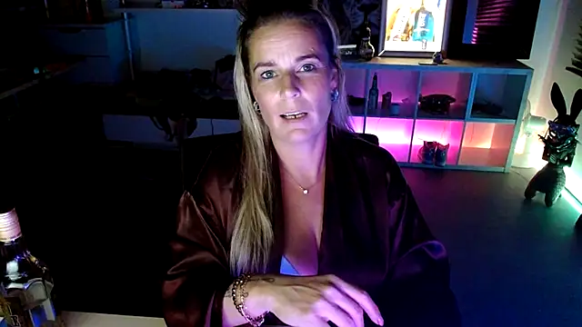 Mrs-Aurora online show from October 16, 2025, 12:55 am