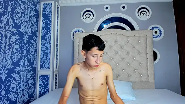 Snapshot of spicyslim_ chatting on November 4, 2025, 2:43 am spicyslim  online show from November 4, 2025, 2:43 am