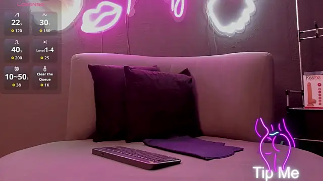 Snapshot of MissKathyfox chatting on October 10, 2025, 8:52 pm MissKathyfox online show from October 10, 2025, 8:52 pm