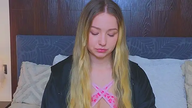 Snapshot of LeeAmy chatting on September 19, 2025, 6:52 pm LeeAmy online show from September 19, 2025, 6:52 pm