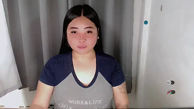 Yhana Slut online show from September 25, 2025, 4:27 am