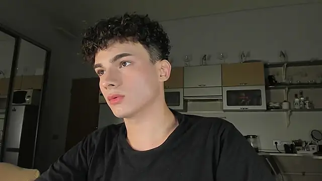 Snapshot of mystic_evan chatting on September 13, 2025, 11:37 pm mystic evan online show from September 13, 2025, 11:37 pm