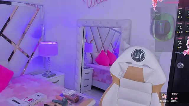 Snapshot of megann__up chatting on September 14, 2025, 7:46 pm megann  up online show from September 14, 2025, 7:46 pm