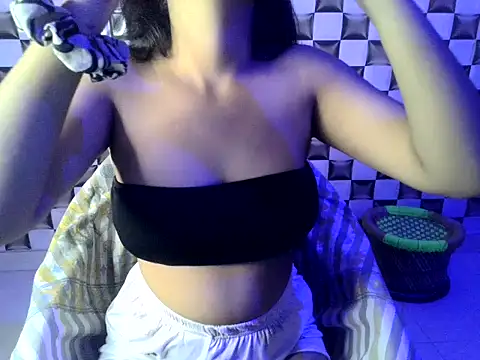 Beautiful ladki online show from October 19, 2025, 7:25 pm