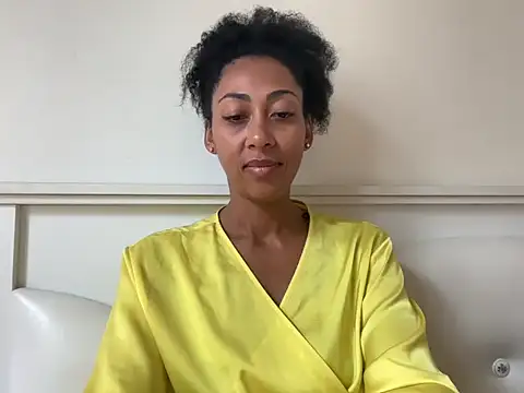 Snapshot of Vaylisse chatting on September 19, 2025, 4:03 am Vaylisse online show from September 19, 2025, 4:03 am