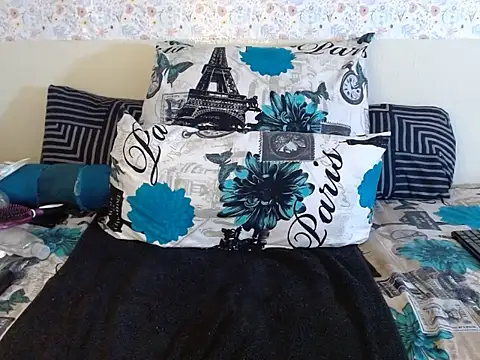 Snapshot of AfricanDoll15 chatting on October 3, 2025, 8:28 pm AfricanDoll15 online show from October 3, 2025, 8:28 pm