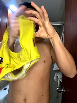 Snapshot of Kurtxxx22 chatting on October 6, 2025, 7:44 pm Kurtxxx22 online show from October 6, 2025, 7:44 pm