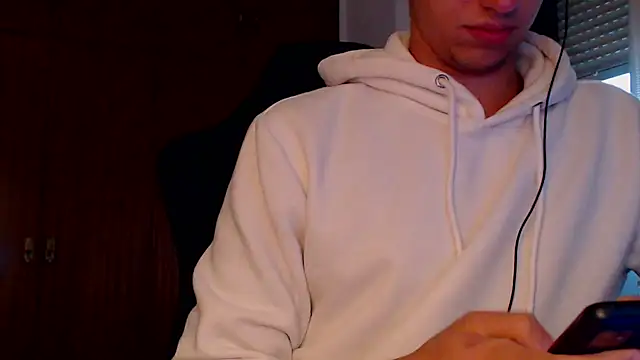 Snapshot of JoeisHere__ chatting on October 30, 2025, 5:13 pm JoeisHere   online show from October 30, 2025, 5:13 pm