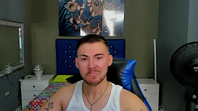 Snapshot of BrunoWalkerr chatting on September 10, 2025, 1:00 pm BrunoWalkerr online show from September 10, 2025, 1:00 pm