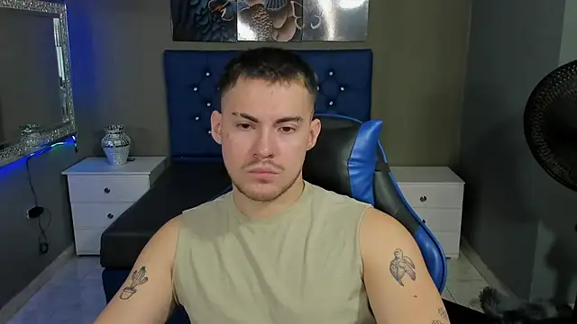 Snapshot of BrunoWalkerr chatting on September 11, 2025, 1:11 pm BrunoWalkerr online show from September 11, 2025, 1:11 pm
