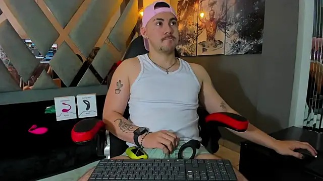Snapshot of BrunoWalkerr chatting on October 11, 2025, 1:09 pm BrunoWalkerr online show from October 11, 2025, 1:09 pm