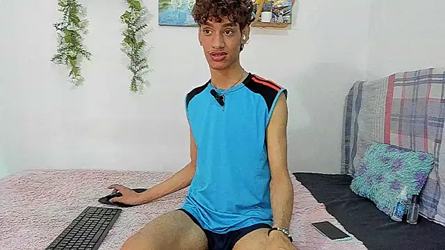 Snapshot of Peterfrost19 chatting on November 9, 2025, 3:27 am Peterfrost19 online show from November 9, 2025, 3:27 am