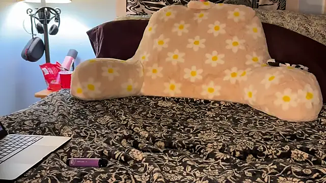 Snapshot of onlysunidreamss chatting on October 16, 2025, 1:17 am onlysunidreamss online show from October 16, 2025, 1:17 am