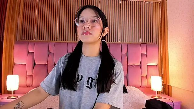 Snapshot of Sophie_Calloway chatting on September 9, 2025, 3:22 pm Sophie Calloway online show from September 9, 2025, 3:22 pm